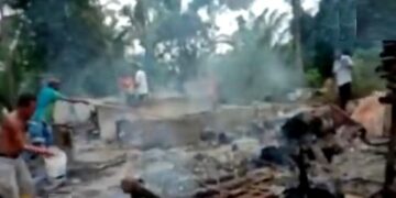 Rumah yang terbakar setelah api padam