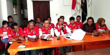 Bupati LIRA perlihatkan dokumen pelanggaran