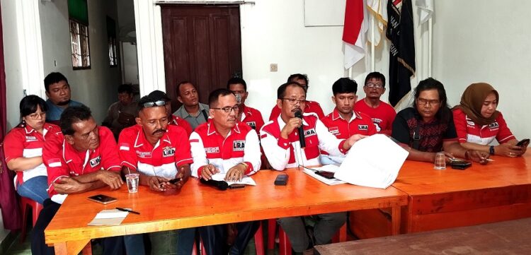 Bupati LIRA perlihatkan dokumen pelanggaran
