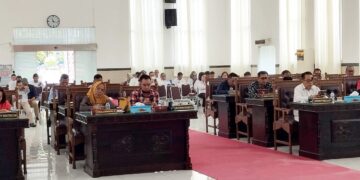 Rapat paripurna DPRD Siantar