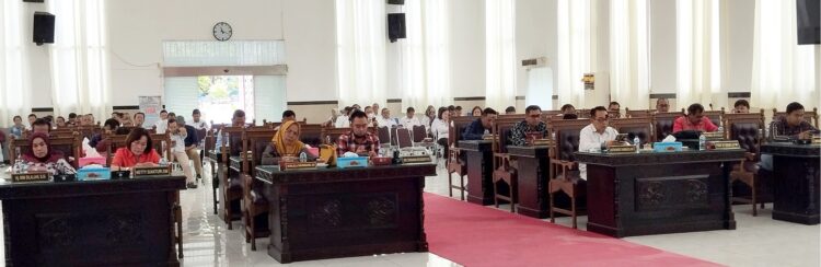 Rapat paripurna DPRD Siantar