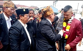 Sematkan Hio dan Gotong