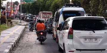 Arus lalu lintas di Jalan Medan menuju Siantar