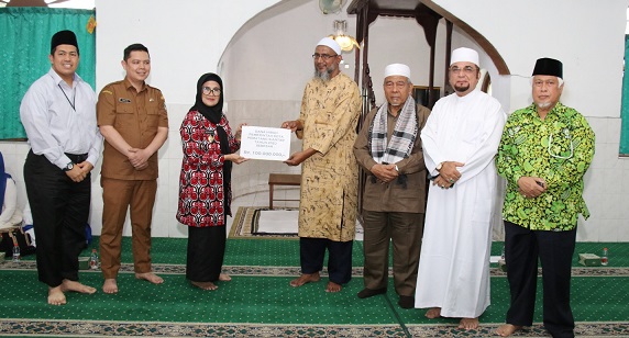 Penyerahan bantuan