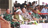 Menghadiri peresmian kantor camat