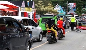 Arus lalulintas Parapat menuju Siantar