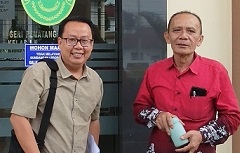 Joni Monang sebagai Penggugat didampingi Penasehat Hukum Muliaman Purba