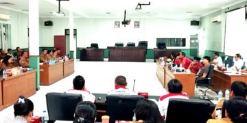 Pertemuan Komisi II dengan Forum Guru