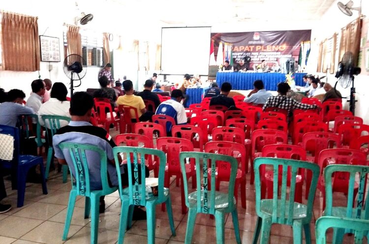 Rapat pleno di dalam ruangan