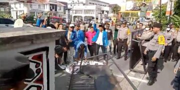 Robohkan pintu gerbang
