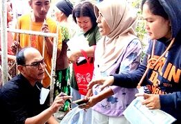 Warga yang menemui lurah