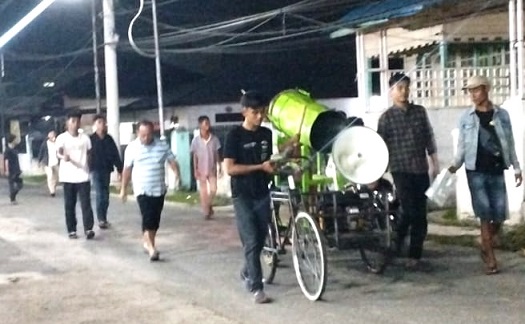 Keliling bangunkan sahur