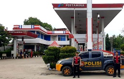 Personel Polres Simalungun pantau SPBU