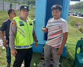 Seorang supir test urine