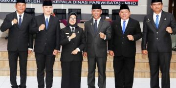 Walikota bersama pejabat yang dilantik