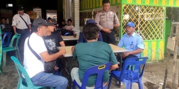 Kepolisian saat melakukan olah TKP