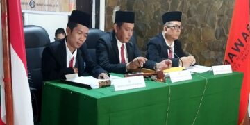 Bawaslu Siantar pada sidang sengketa Pilkada