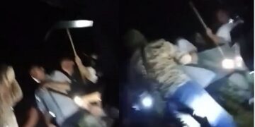 Suasana malam saat terjadi bentrok