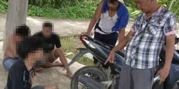 Para tersangka diintrogasi di lokasi