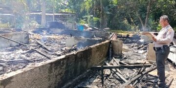 Rumah yang tinggal puing-puing dicek Polisi