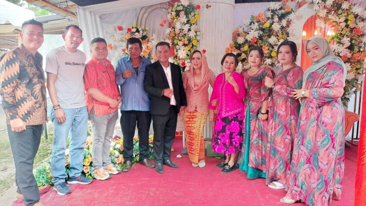 Andika Prayogi Sinaga SE dan Keluarga
