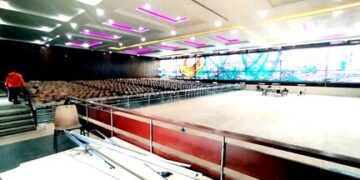 Persiapan aula Universitas HKBP Nomensen untuk Tinju PON XXI