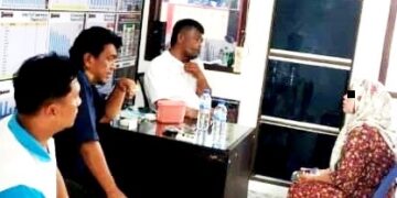 Terduga pelaku saat diintrogasi