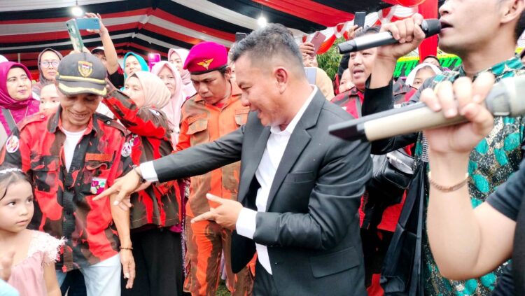 Bergembira bersama