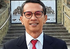 Prof Dr Sanggam Siahaan MHum