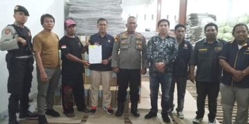 Logistik yang diterima KPU Siantar mendapat pengawalan dari kepolisian dan Bawaslu