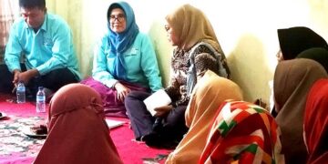 Pasangan calon Nomor Urut 3 bersama kaum ibu