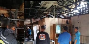 bagian dalam rumah yang terbakar