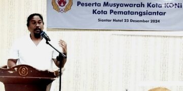 Riau Alexander Siahaan sampaikan sambutan