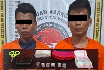 Kedua Tersangka dan barang bukti