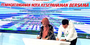 Walikota Si8antar dan Dirjen Kemenaker tandatangani MoU