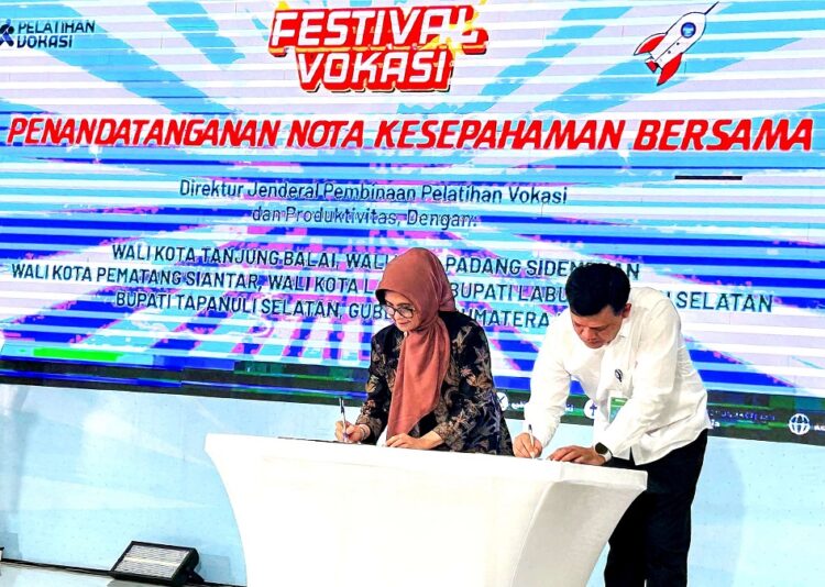 Walikota Si8antar dan Dirjen Kemenaker tandatangani MoU