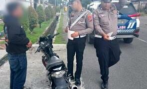Salah satu sepeda motor knalpot brong