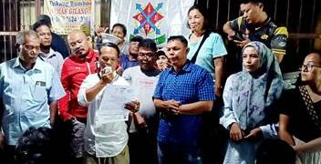 Agus Butar-butar membacakan hasil rapat KP2H Gd IV