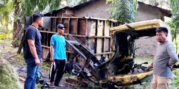 Truk box curian yang sudah tidak utuh