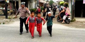 Seberangkan anak sekolah