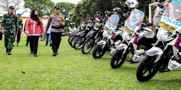 Kapolres didampingi Wakil Walikota periksa pasukan