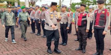 Kapolres periksa pasukan