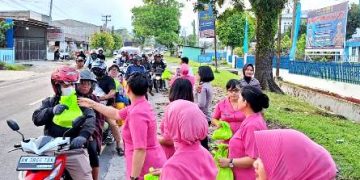 Berbagi takjil
