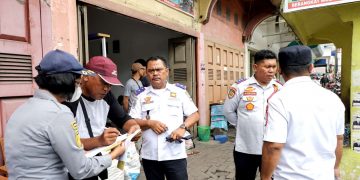 Kadishub Julham Situmorang dan personel sampaikan Surat Edaran kepada pihak pengusaha bus