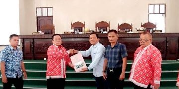 DPRD Siantar serahkan hasil pembahasan LKPj kepada Walikota