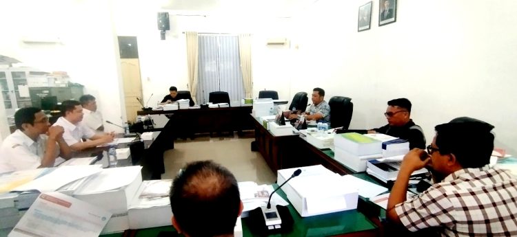 RDP Komisi I DPRD dengan Dinas Pendidikan