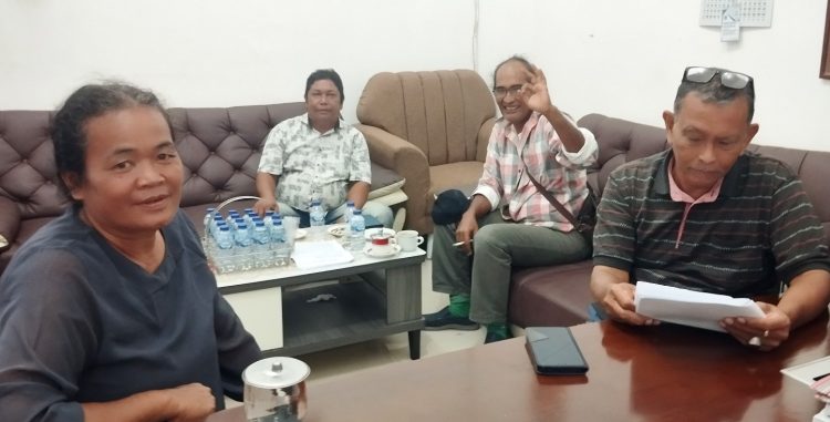 Pengurus SEPASI dan Gerak Nusantara Sumatera Utara di ruang Sekretaris DPRD Siantar,