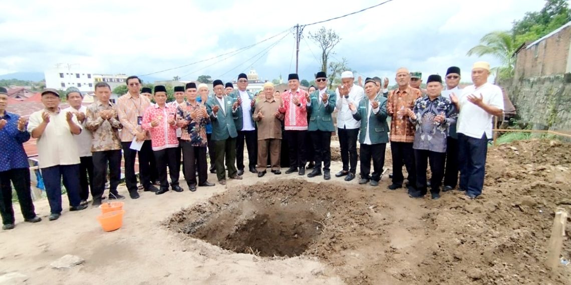 Poto bersama setelah peletakan batu pertama