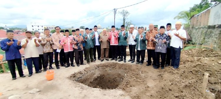Poto bersama setelah peletakan batu pertama