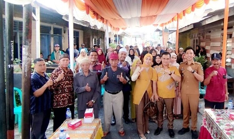 Poto bersama usai reses di Kelurahan Pardamean, Kecamatan Siantar Marihat